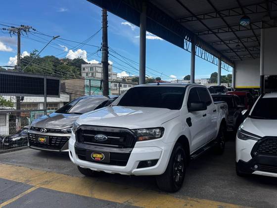 FORD RANGER 2.2 XLS 4X4 CD 16V DIESEL 4P AUTOMÁTICO